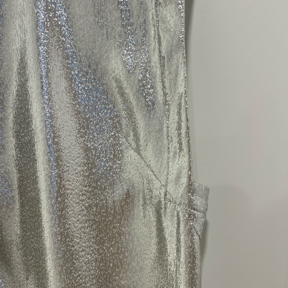 Gorgeous Sleeveless Top - Picture 7 of 17